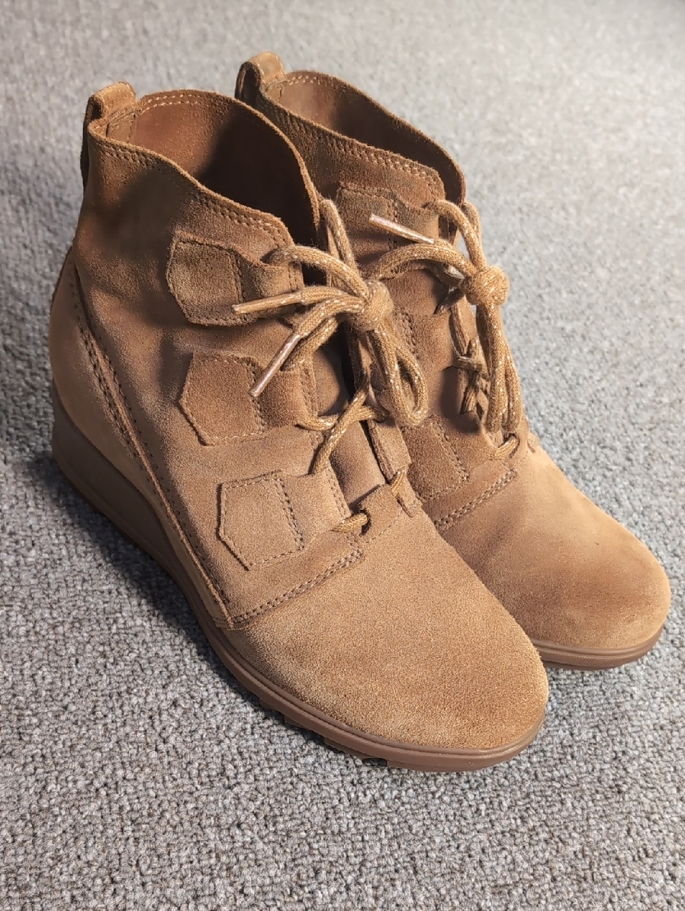 Sorel Evie Wedge Lace Boot size 7.5 Tan Leather Suede
